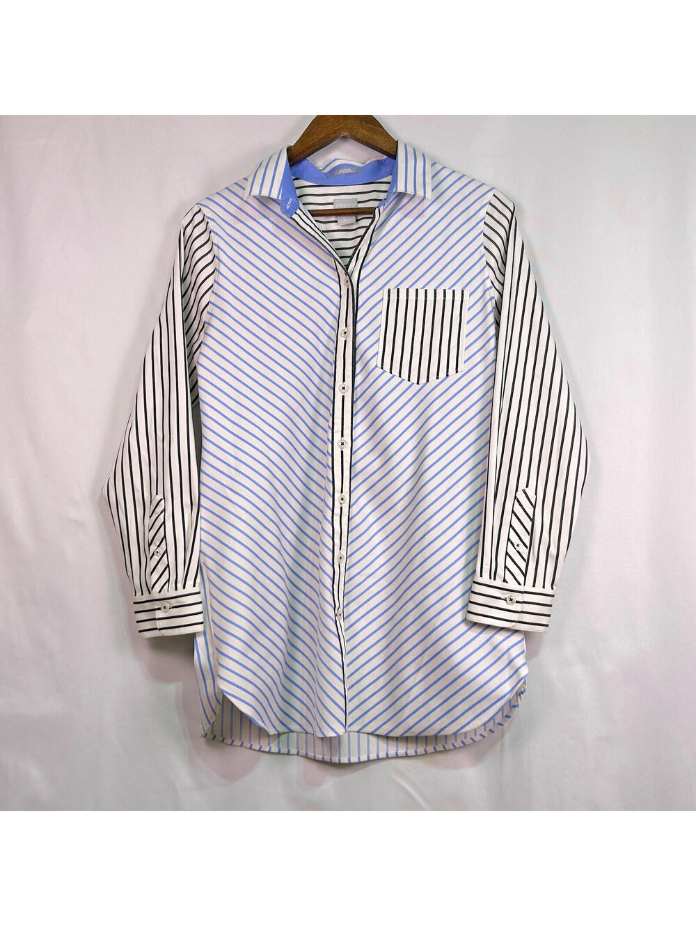 Chico’s No Iron Chic Stretch Shirt Size M Blue White Striped Button Front Blouse